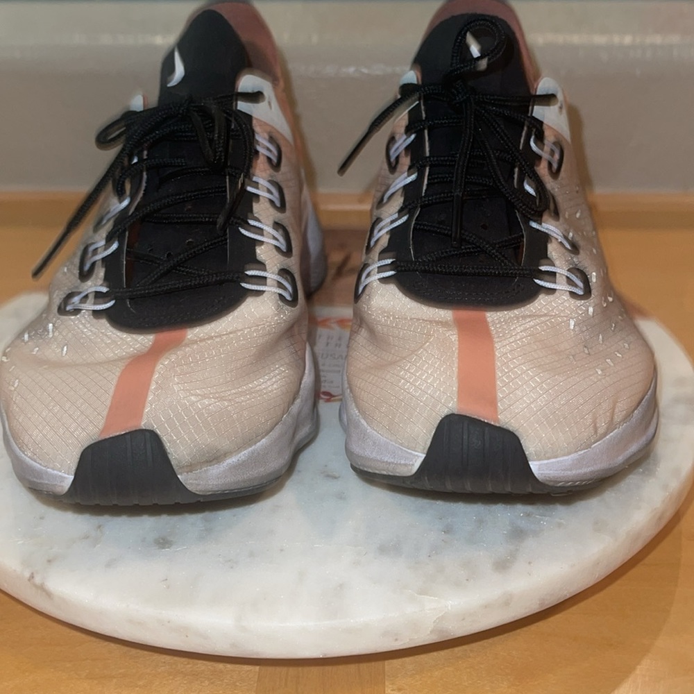 Nike - Picture 10 of 10